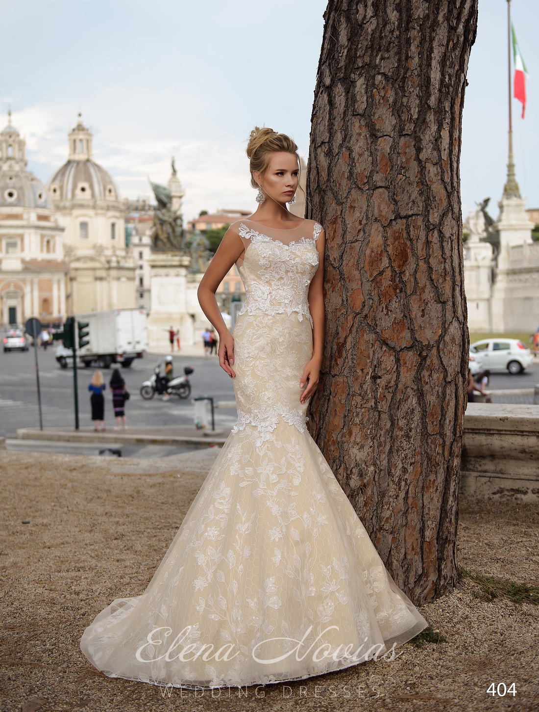 Кружевное свадебное платье «рыбка» с цветочными аппликациями от Elena Novias